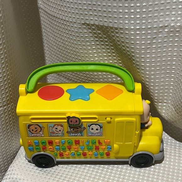 CoComelon Musical Learning Bus - Picture 3 of 5
